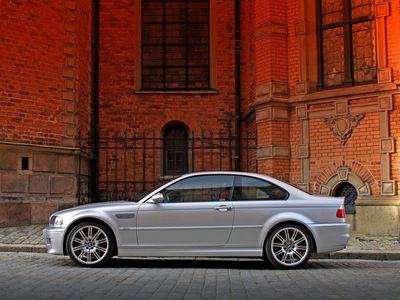 Автостекла BMW M3 E46 c установкой в Москве